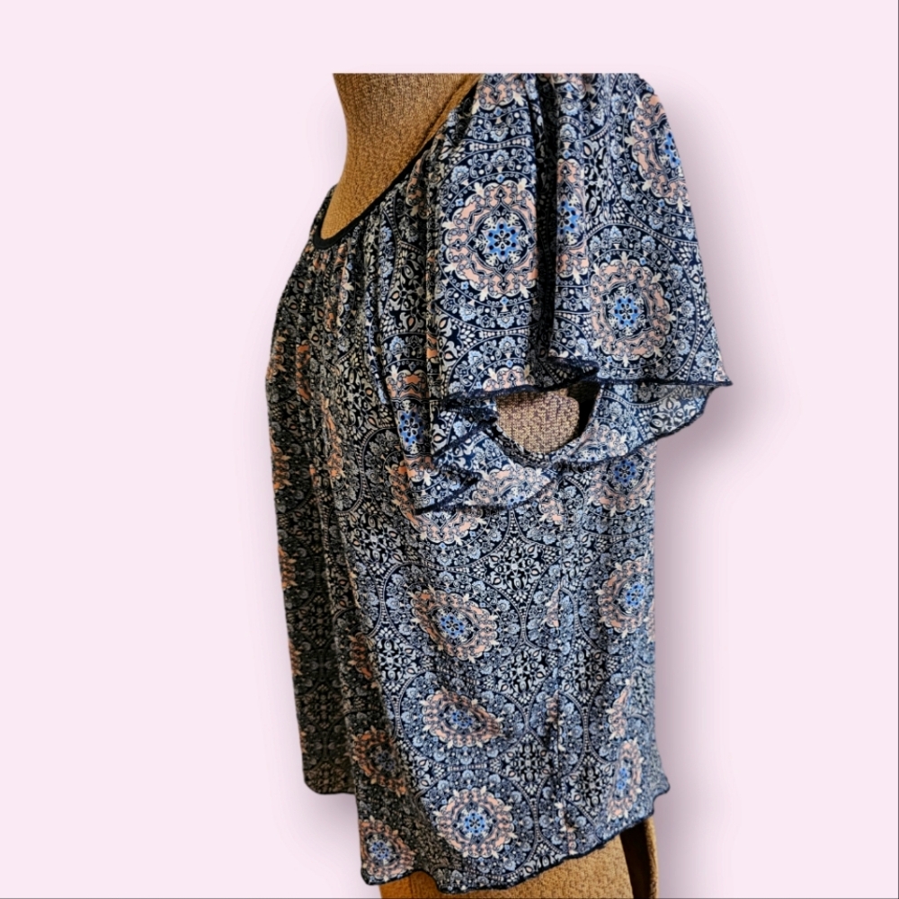 Like new condition Philosophy multicolor blue floral short sleeve top size M